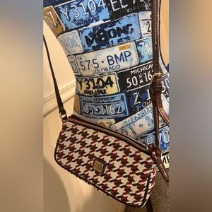 Dooney & Bourke Womens Houndstooth Saffiano Leather Crossbody Bag